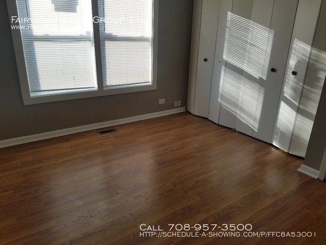 Building Photo - Freshly update Townhome for rent