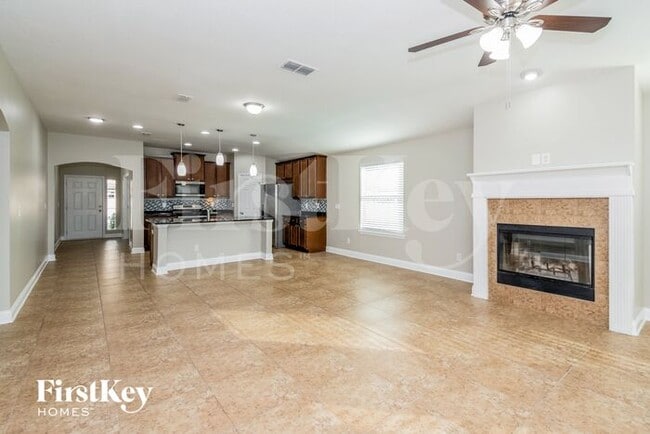 Foto del edificio - 485 Glendale Ln