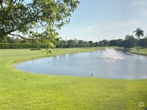 Building Photo - 9820 S Hollybrook Lake Dr