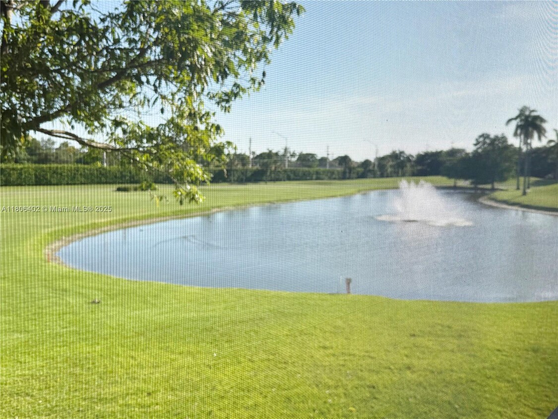 Foto principal - 9820 S Hollybrook Lake Dr