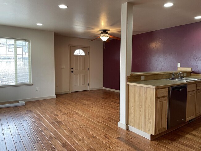 Building Photo - 3136 Catkin Lane