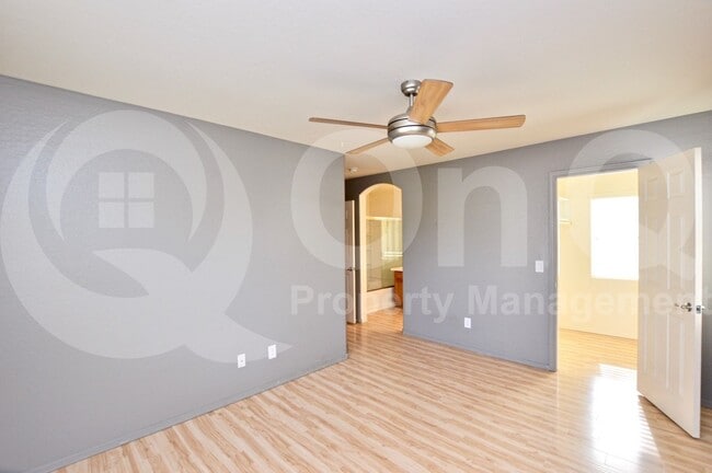Building Photo - 4724 E Redfield Rd