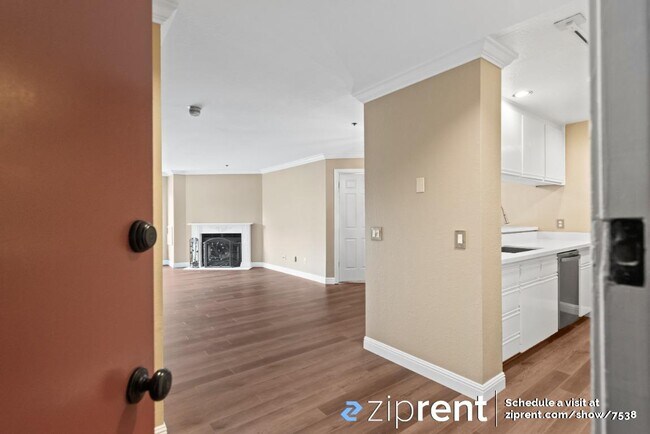 Building Photo - 1271 Poplar Ave