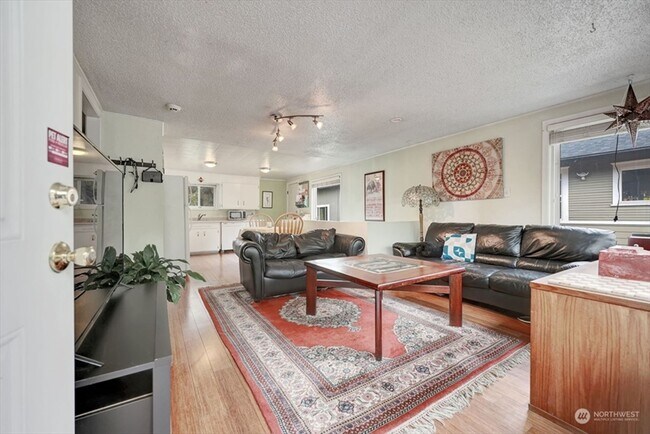 Foto del edificio - Great Leschi location!