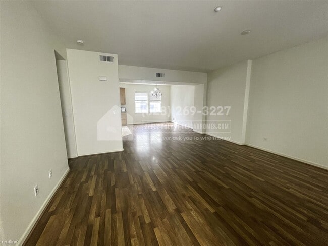 Building Photo - 3 br, 2.5 bath Townhome - 319 Casselino Dr -