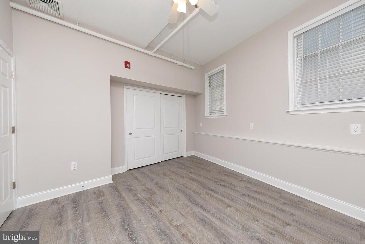 Primary Photo - 127 Washington Ave