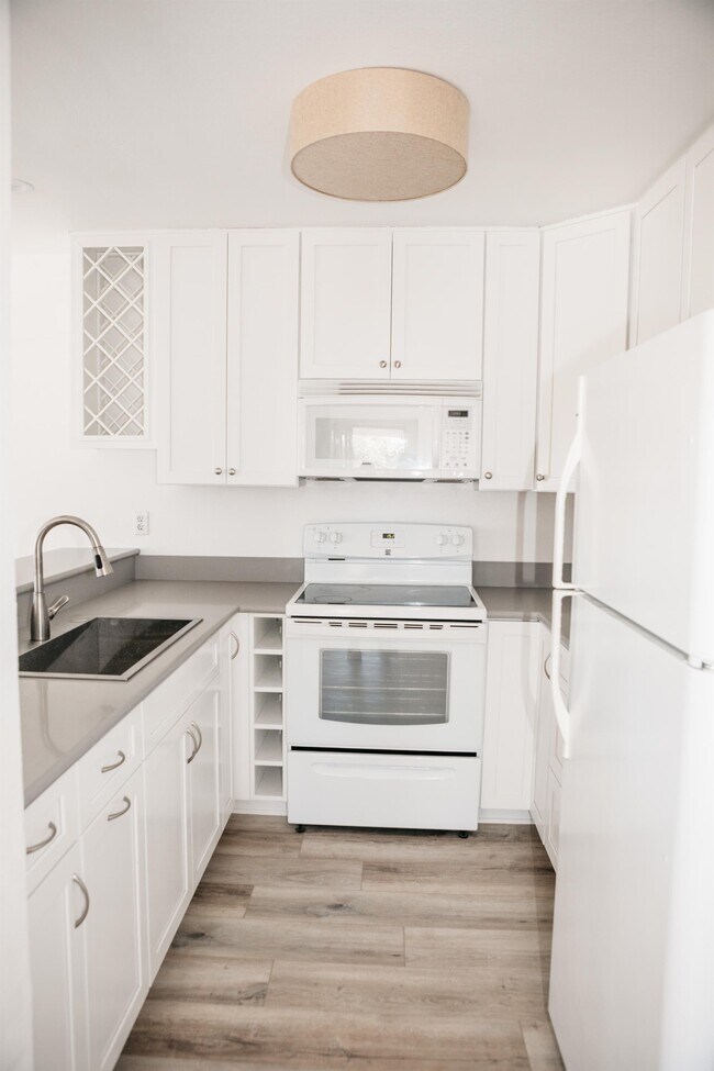 Foto del edificio - 681 Diamond Way