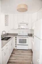 Building Photo - 681 Diamond Way
