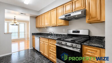Building Photo - 7646 Oldfield Ln