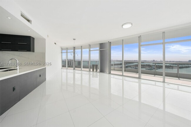 Foto del edificio - 900 Biscayne Blvd