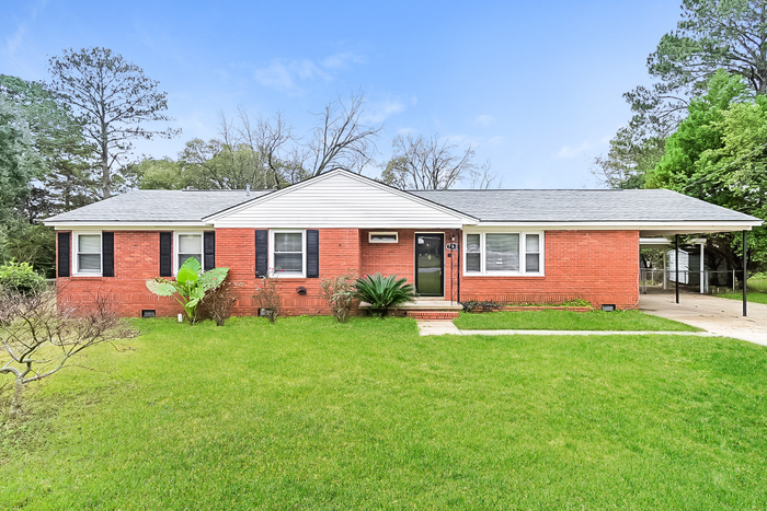 Primary Photo - Charming 3-Bedroom Home