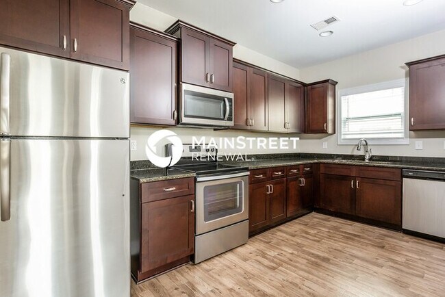 Foto del edificio - 4 Bedroom Pet-Friendly Home in Murfreesboro, TN with Main Street Renewal