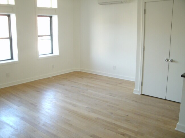 Foto del edificio - 924 Saint Marks Ave