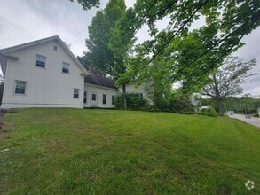 Building Photo - 73 Highland St