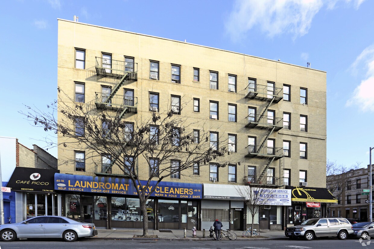 Building Photo - 4013-4021 35th Ave