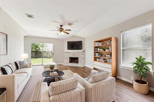 Foto del edificio - 19715 Canyon Gate Ct