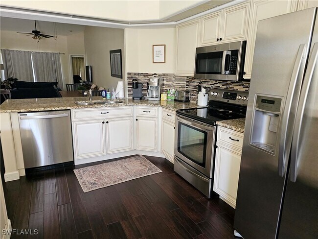 Building Photo - 13000 Amberley Ct