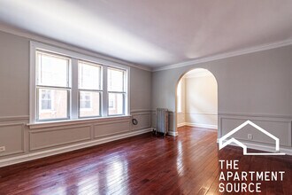 Building Photo - 542 W Surf St