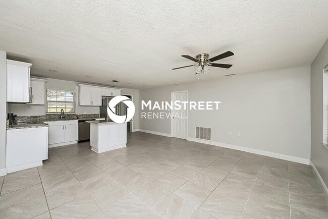 Building Photo - 3 Bedroom Pet-Friendly Home in PORT RICHEY...