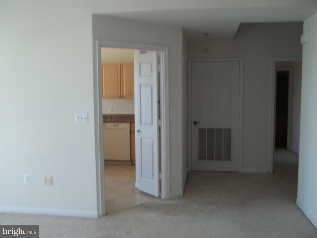 Building Photo - 2901 S Leisure World Blvd