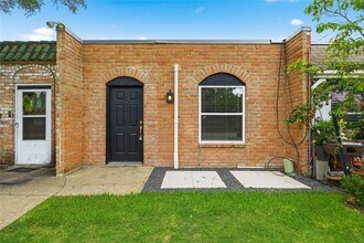 Building Photo - 1405 Shadowdale Dr