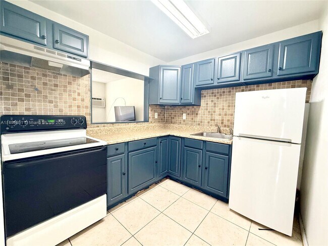 Building Photo - 5730 Sheridan St