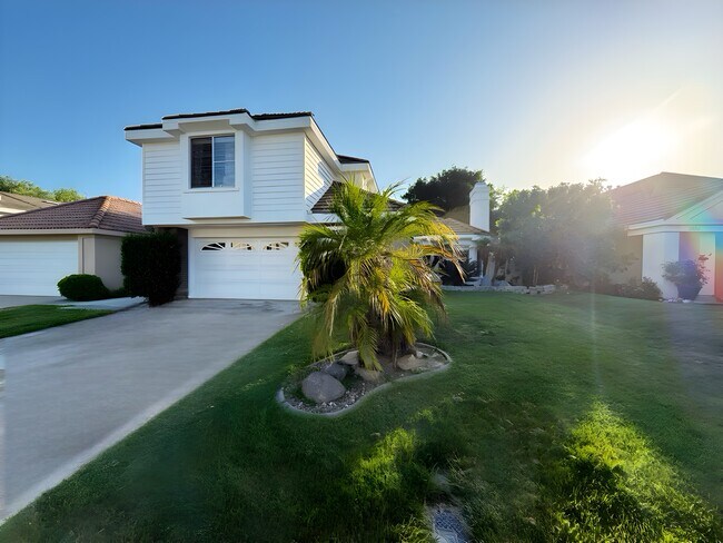 Foto del edificio - 23257 Joaquin Ridge Dr