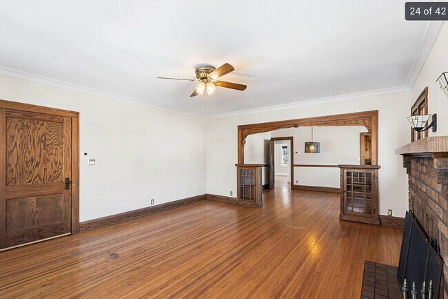 Foto del edificio - 5000 Newton Ave S