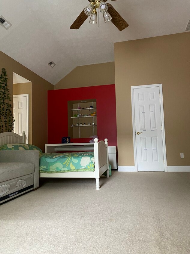 Building Photo - 313 Blacksmith Arch