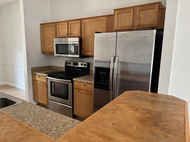 Foto del edificio - 243 Bay Grove Rd