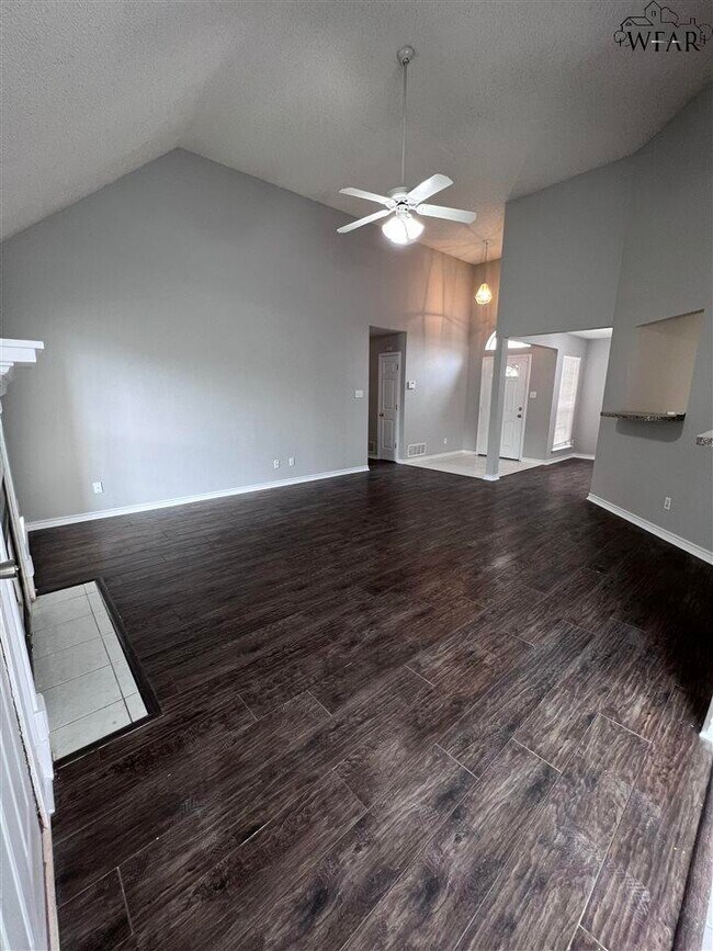 Foto del edificio - 5316 Pebblestone Dr
