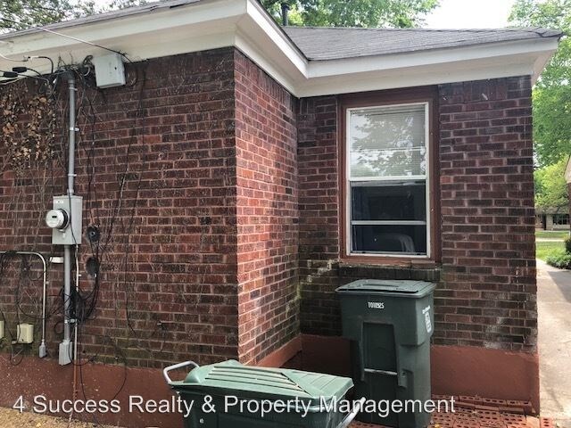 Building Photo - 3 br, 2 bath House - 1310 N Parkway