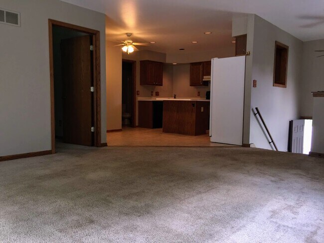 Foto del edificio - 701 Mink Ranch Rd