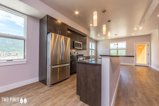 Photo - Golden Stone Properties - 368