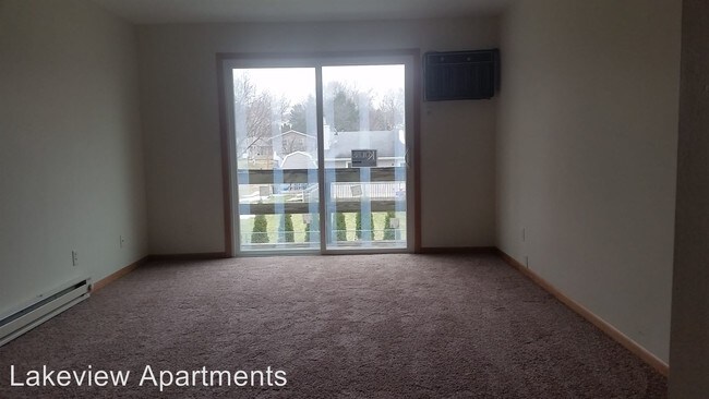 Building Photo - 1449 Lakeview Dr