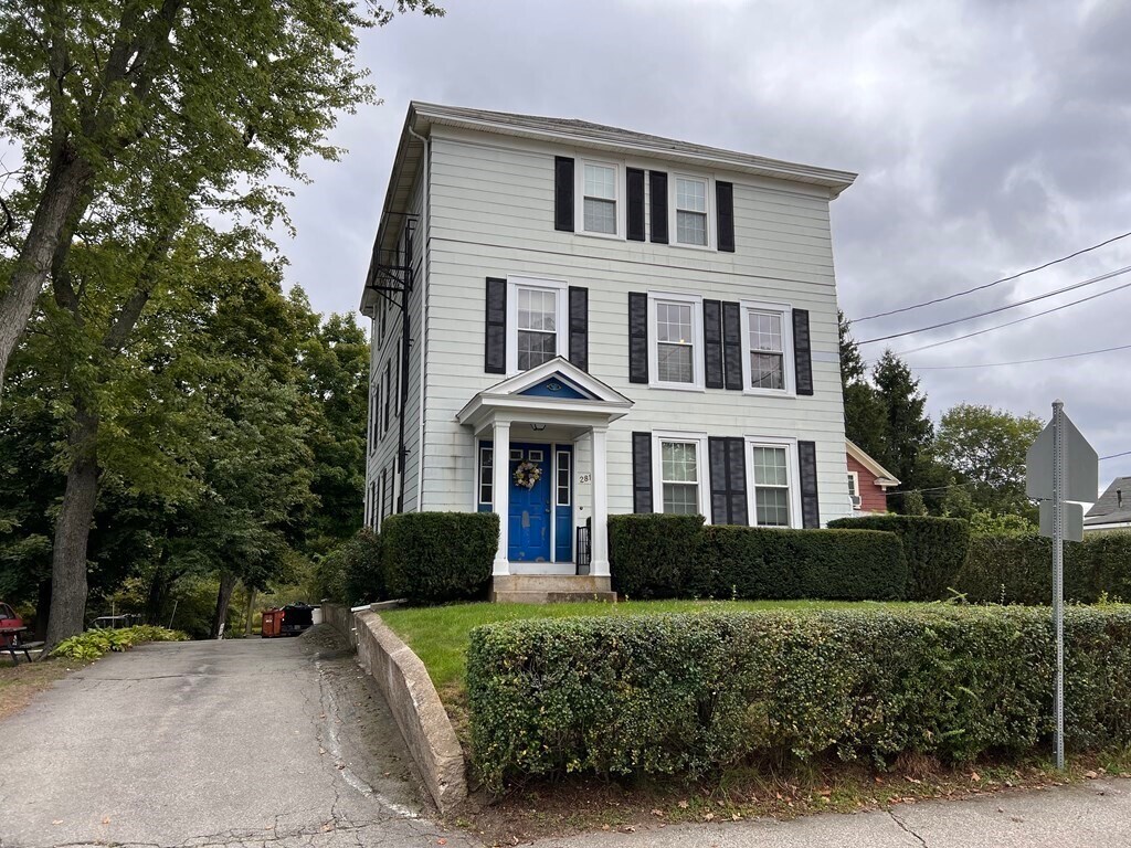 281 N Washington St Unit 1, North Attleborough, MA 02760 Room for