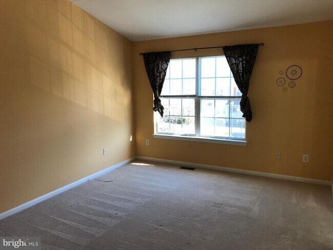 Building Photo - 33 Faxon Dr