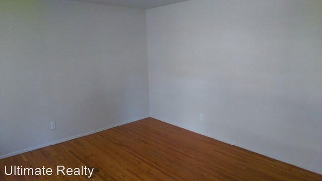 Building Photo - 3 br, 1.5 bath House - 5 Hammes Dr.