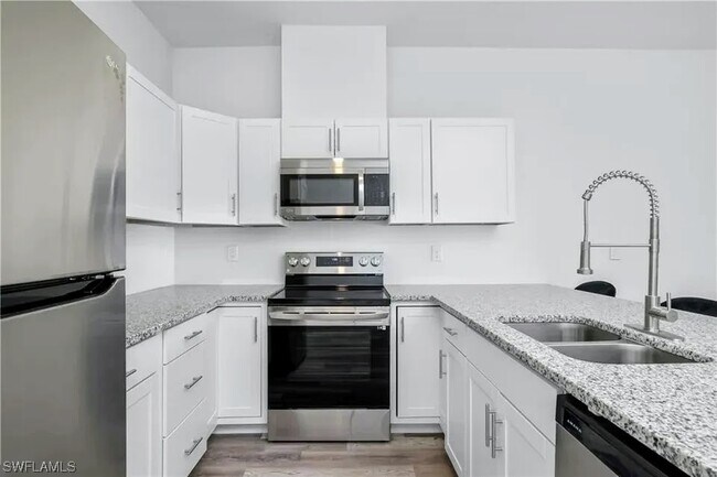 Foto del edificio - 4732-4734 22nd St SW