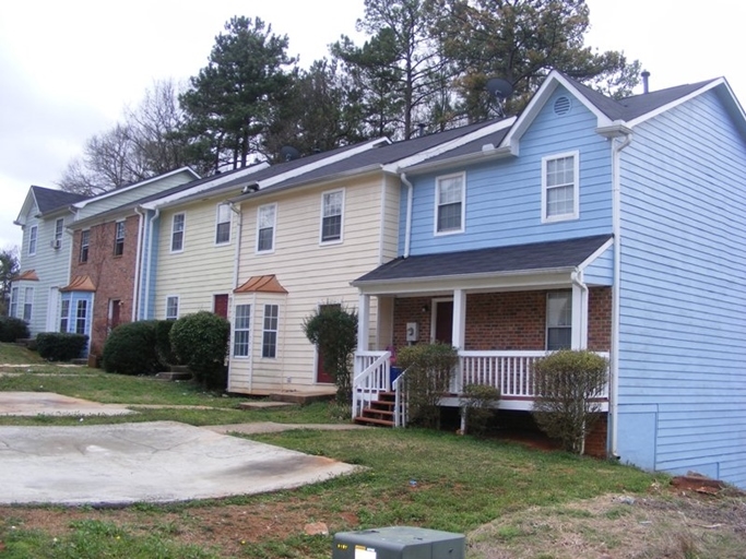 Primary Photo - Crestview Townhomes