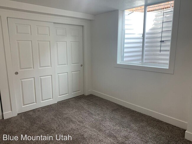 Building Photo - 4 br, 2 bath House - 1164 Carmelita Dr