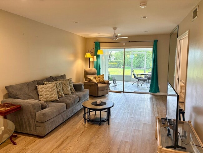WATERFRONT 2/2 Condo in Stuart - WATERFRONT 2/2 Condo in Stuart