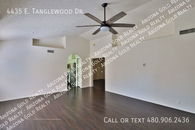 Foto del edificio - 4435 E Tanglewood Dr