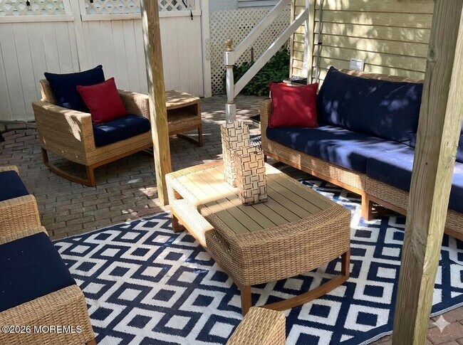 Building Photo - 74 Mt Hermon Way