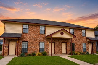 Building Photo - 1105 Leslie Cir