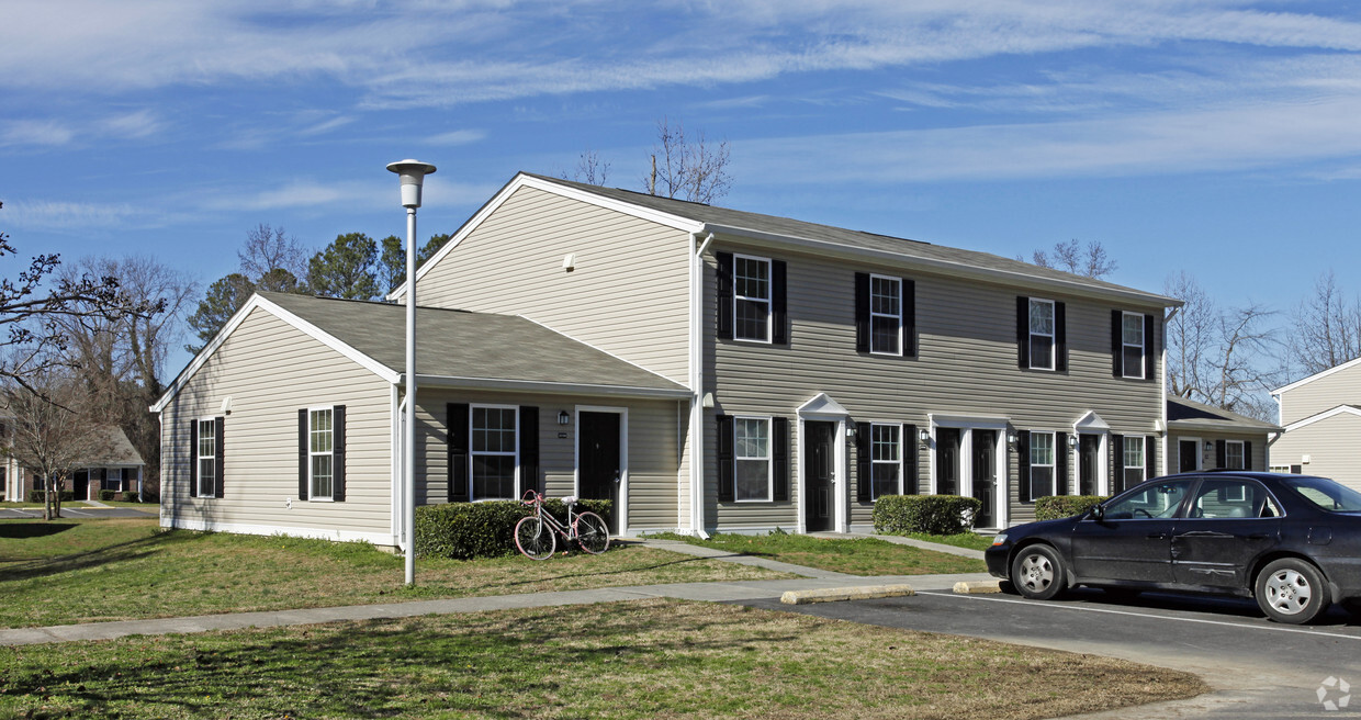 Primary Photo - Nottoway River Commons