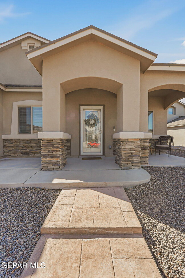 Building Photo - 7564 Wolf Creek Dr