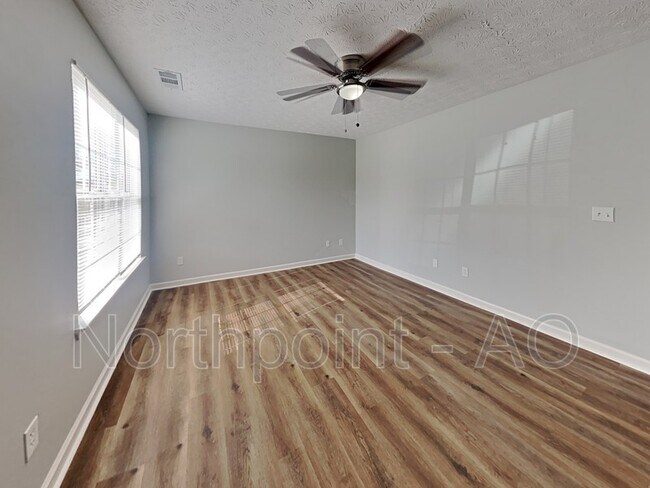 Building Photo - 10107 Flat Shoals Rd
