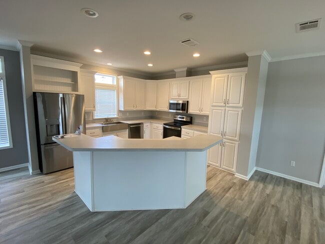 Building Photo - 39248 US Hwy 19 N