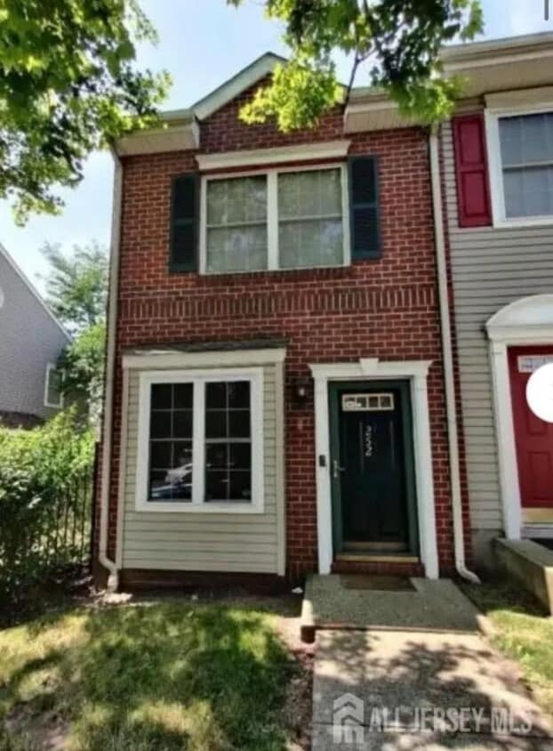 Primary Photo - 252 W Kinney St